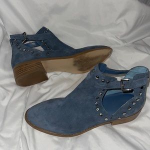 Carlos Ankle Boots blue suede with silver buttons Size 7.5